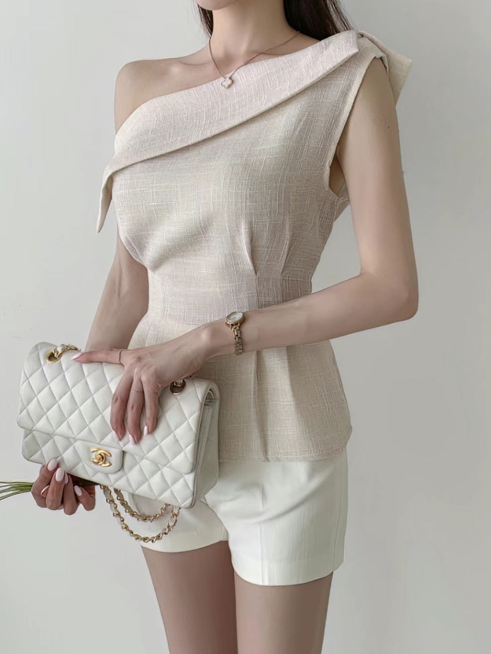 (KR) 斜膊反領設計感背心|兩色入