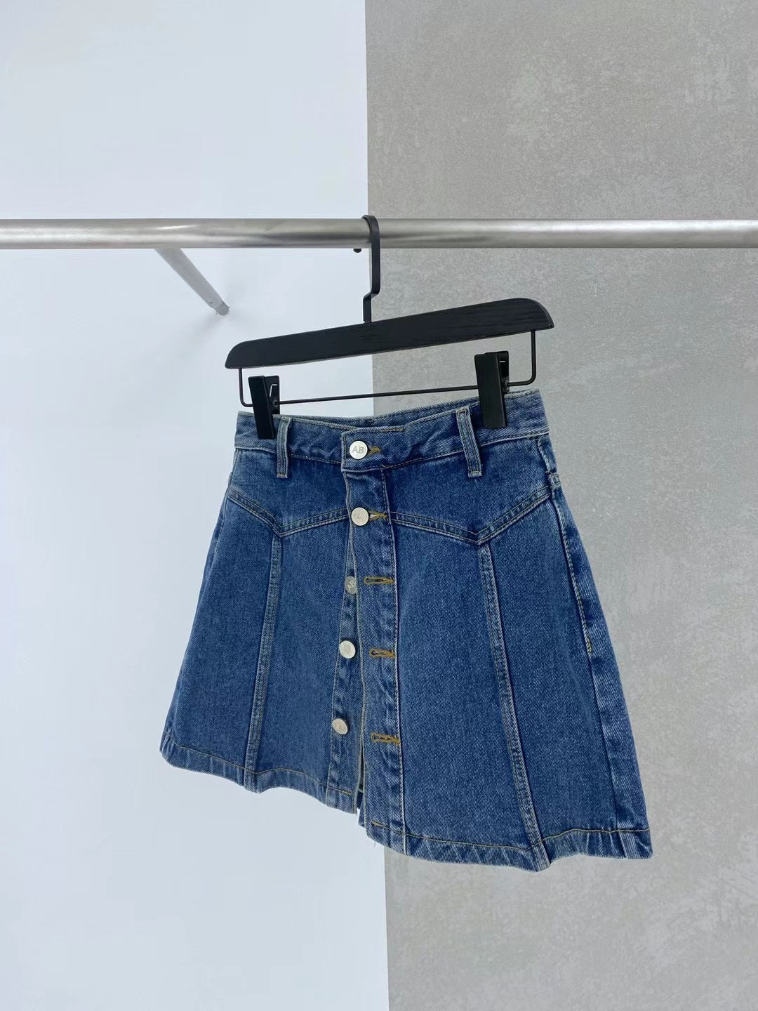 (KR) 直鈕車線高腰牛仔裙褲