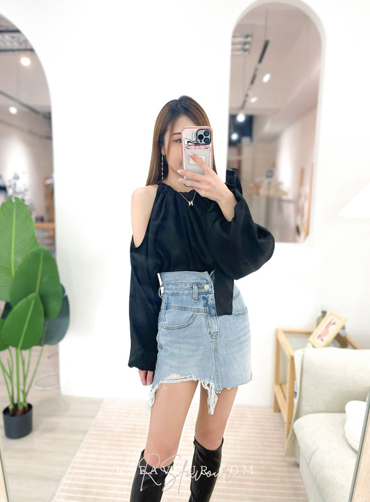 T28 蝴蝶結絲帶露肩上衣( 黑 )