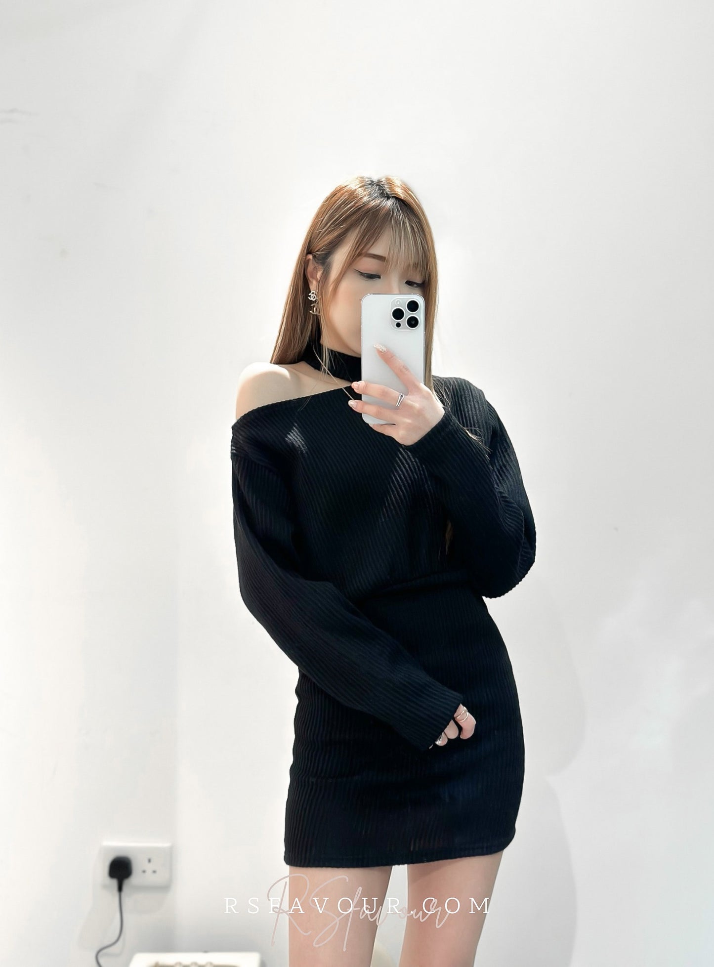 (KR) 小露肩直紋連身短裙|兩色入