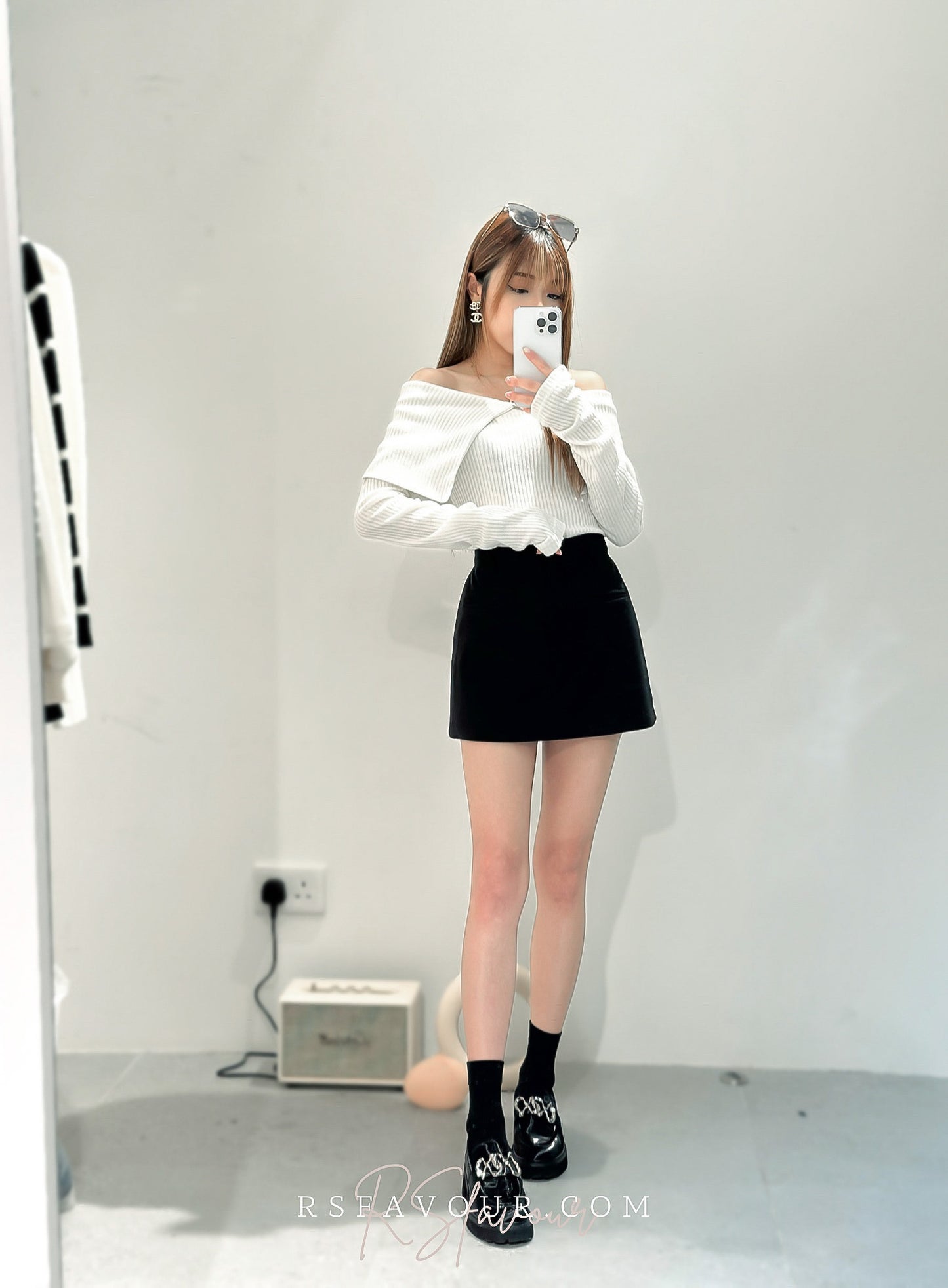 (KR) 一字膊反領綿質上衣|冰川白