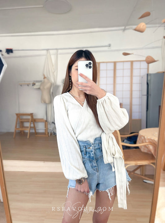 T42 間直紋V領綁腰上衣( 白 )