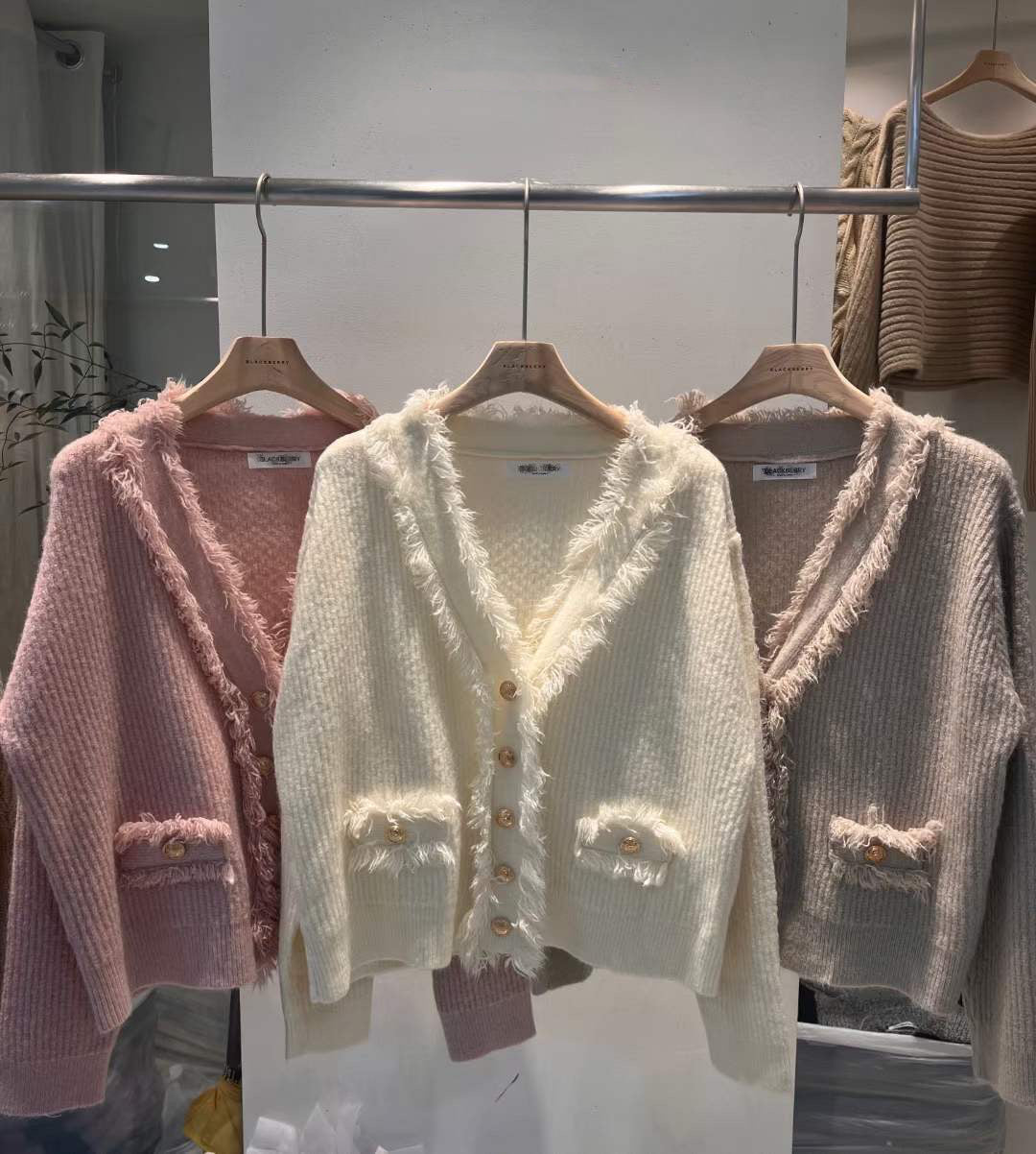 T57 優雅金鈕蘇蘇邊外套