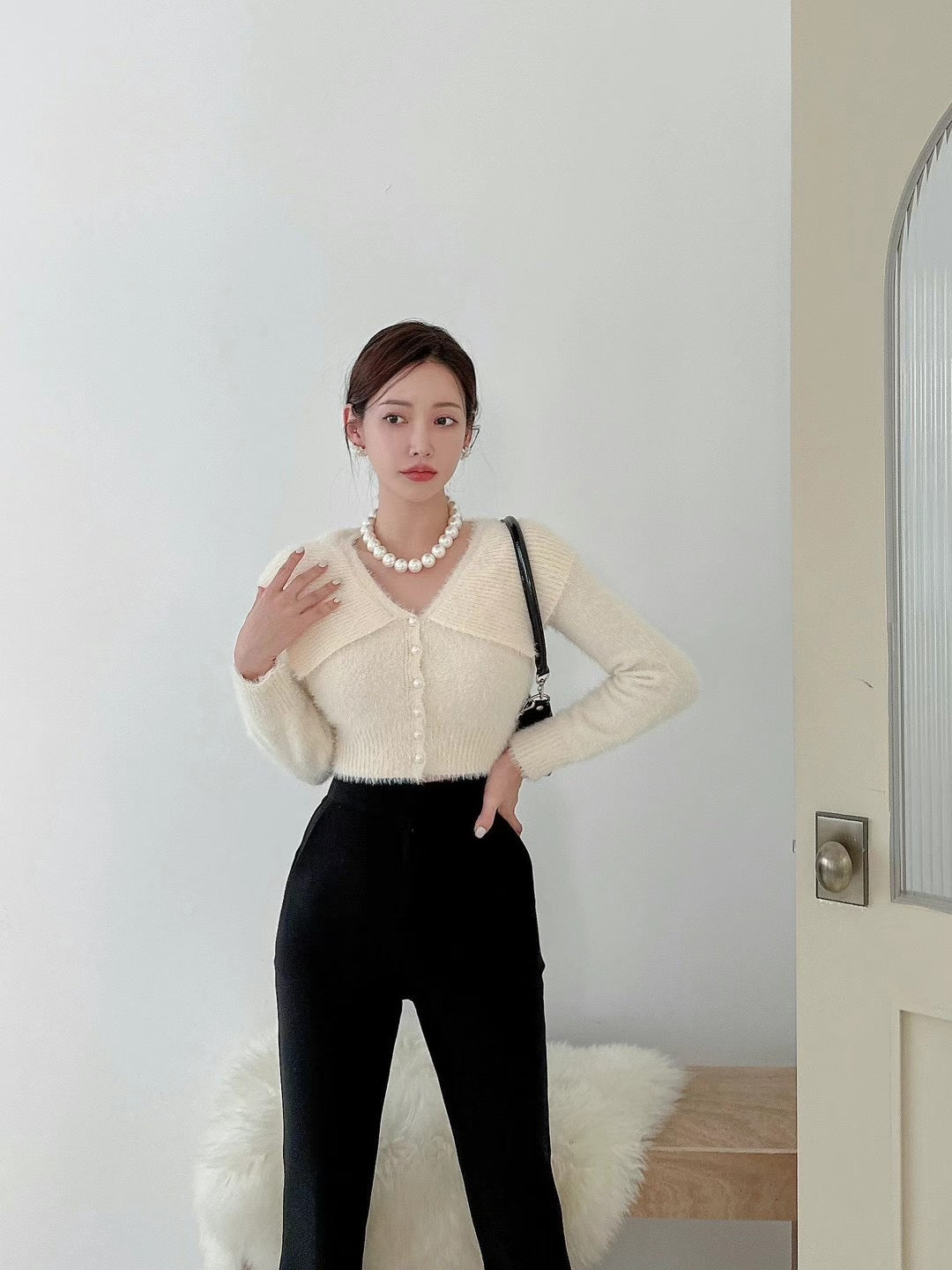 (KR) 超滑身薄毛毛大反領外套上衣|象牙白