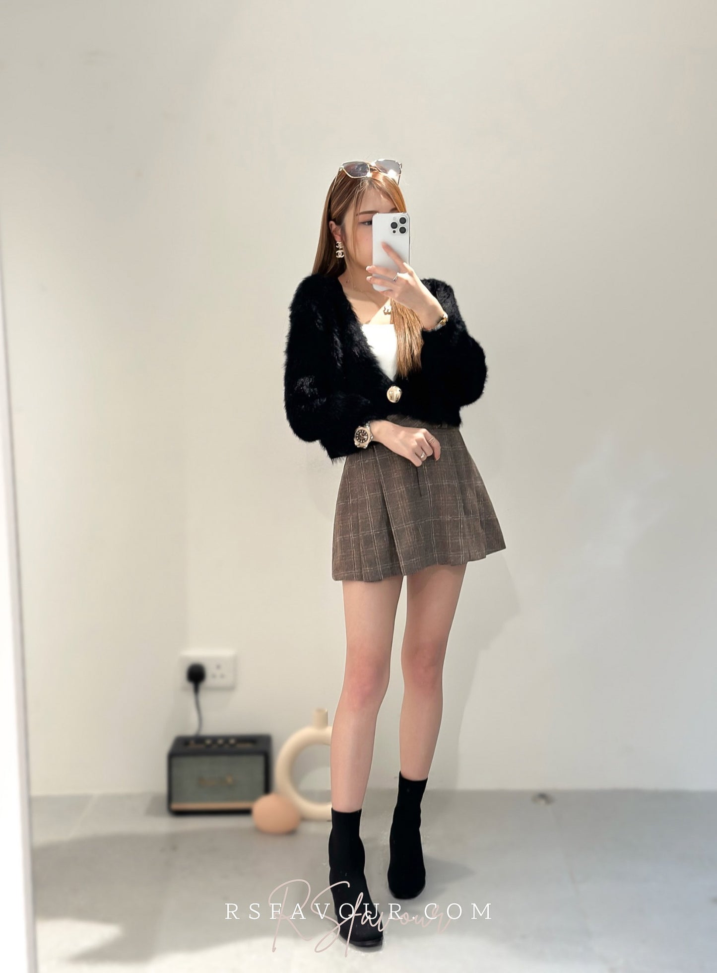 (KR) 超滑身垂感毛毛拼金鈕短外套|四色入