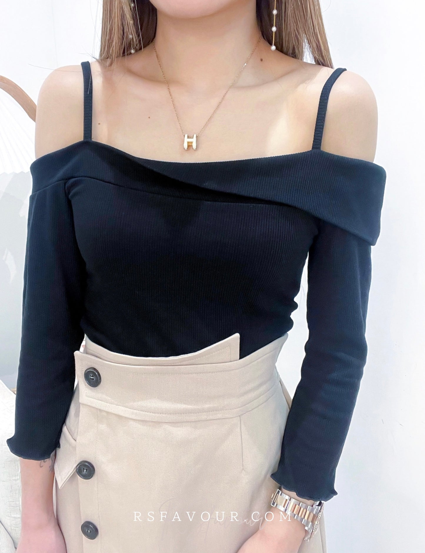 T38 反領一字肩綿質上衣( 黑 )