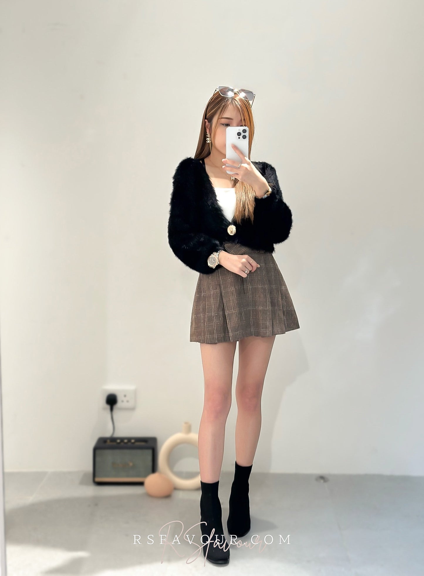 (KR) 超滑身垂感毛毛拼金鈕短外套|四色入