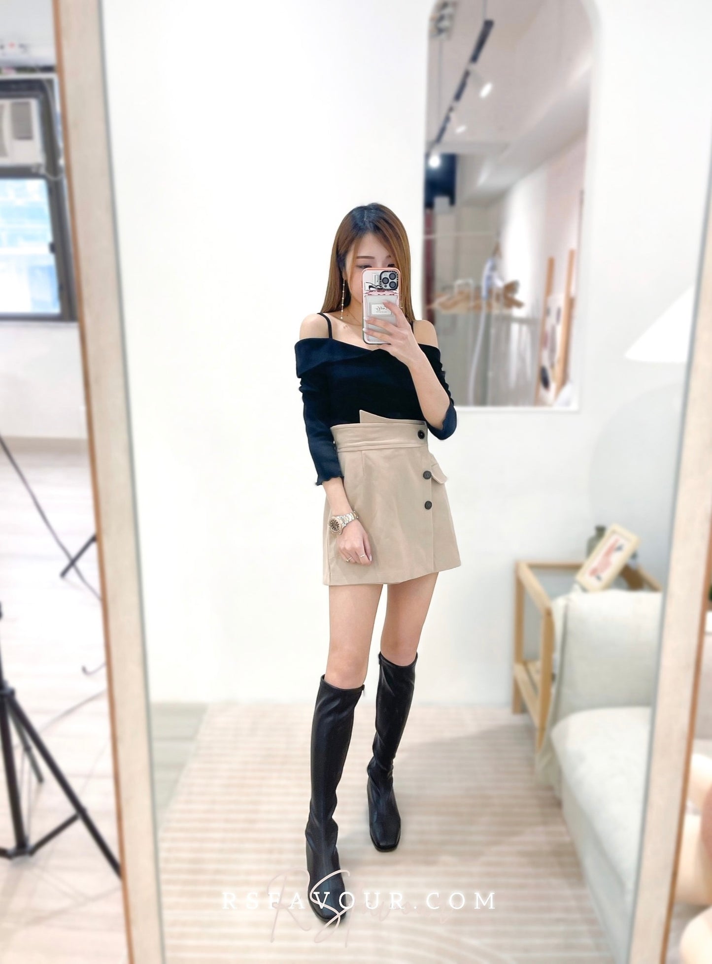 T38 反領一字肩綿質上衣( 黑 )