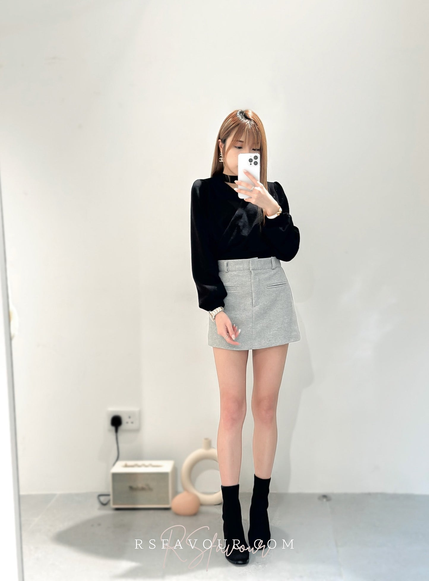 (KR) V領泡泡䄂上衣|高貴黑