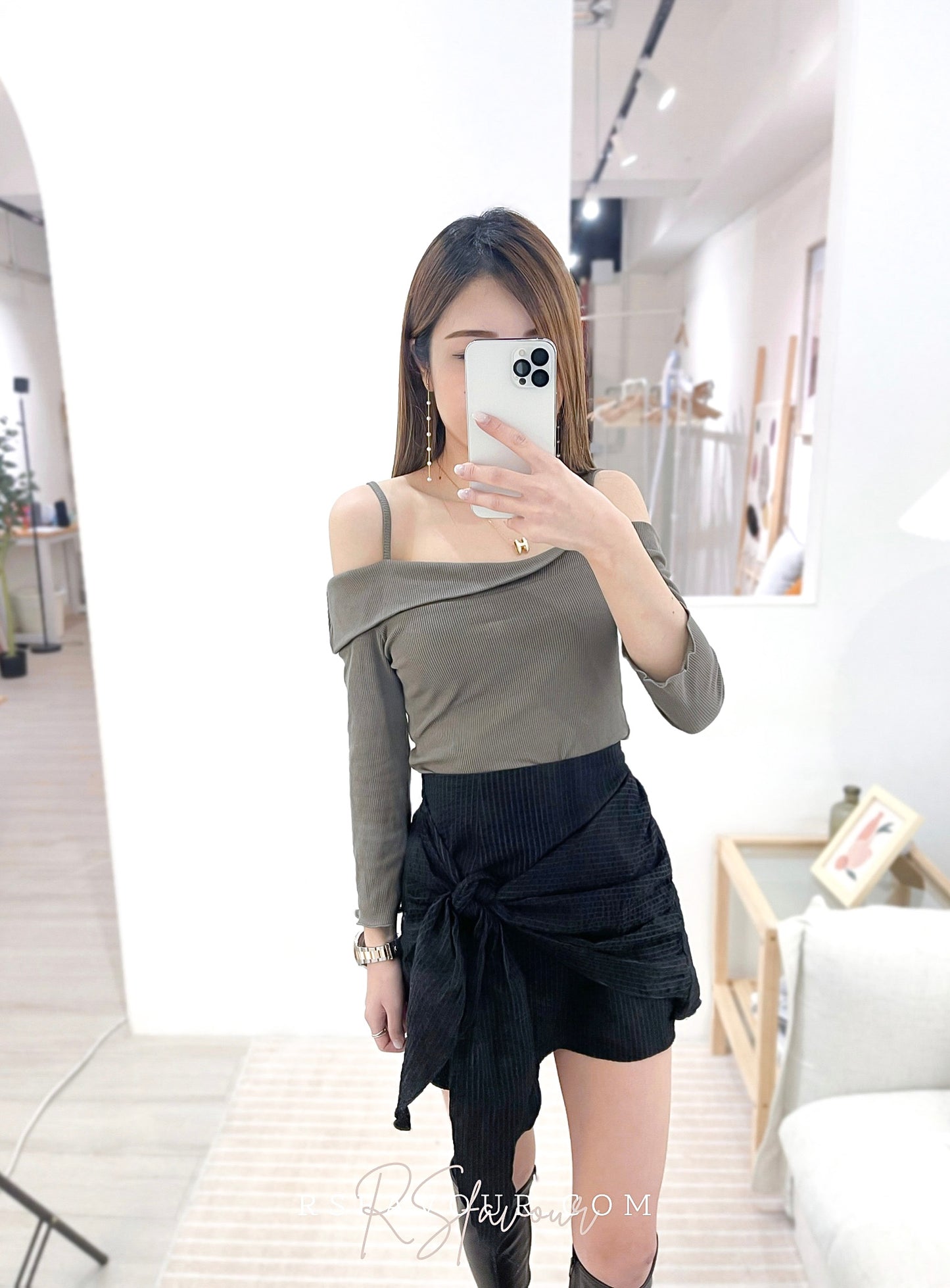 T38 反領一字肩綿質上衣( 灰綠 )