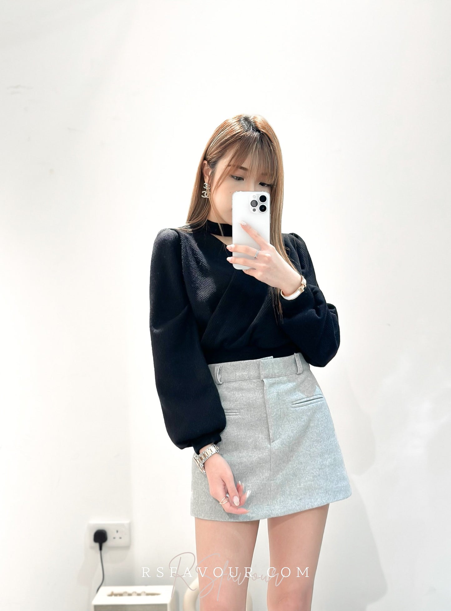 (KR) V領泡泡䄂上衣|高貴黑