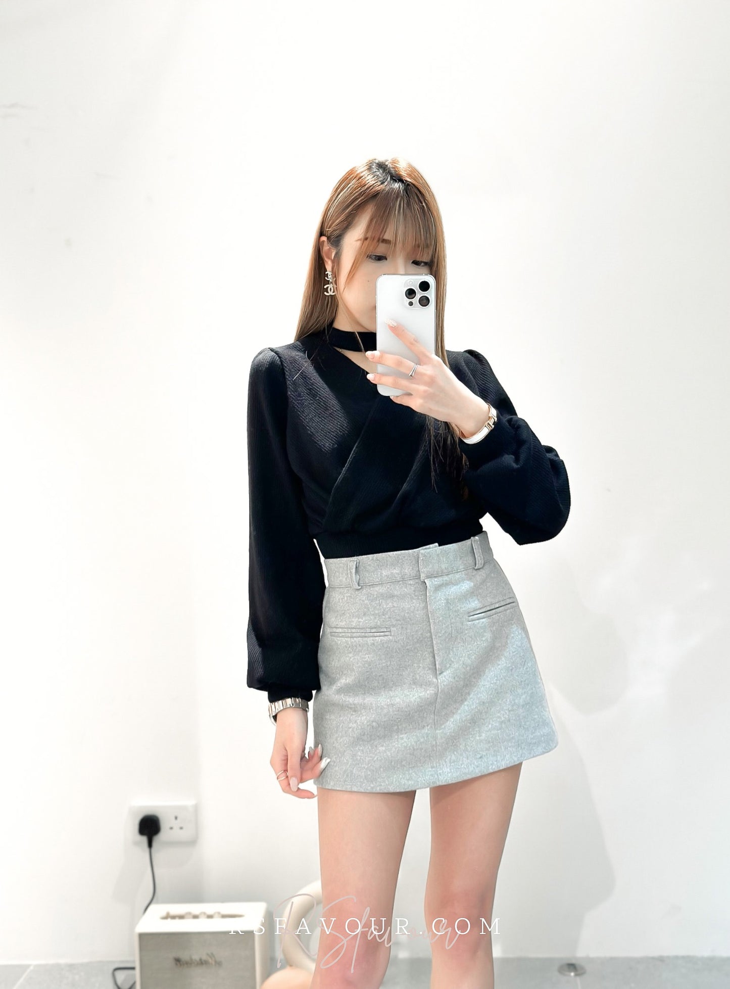 (KR) V領泡泡䄂上衣|高貴黑