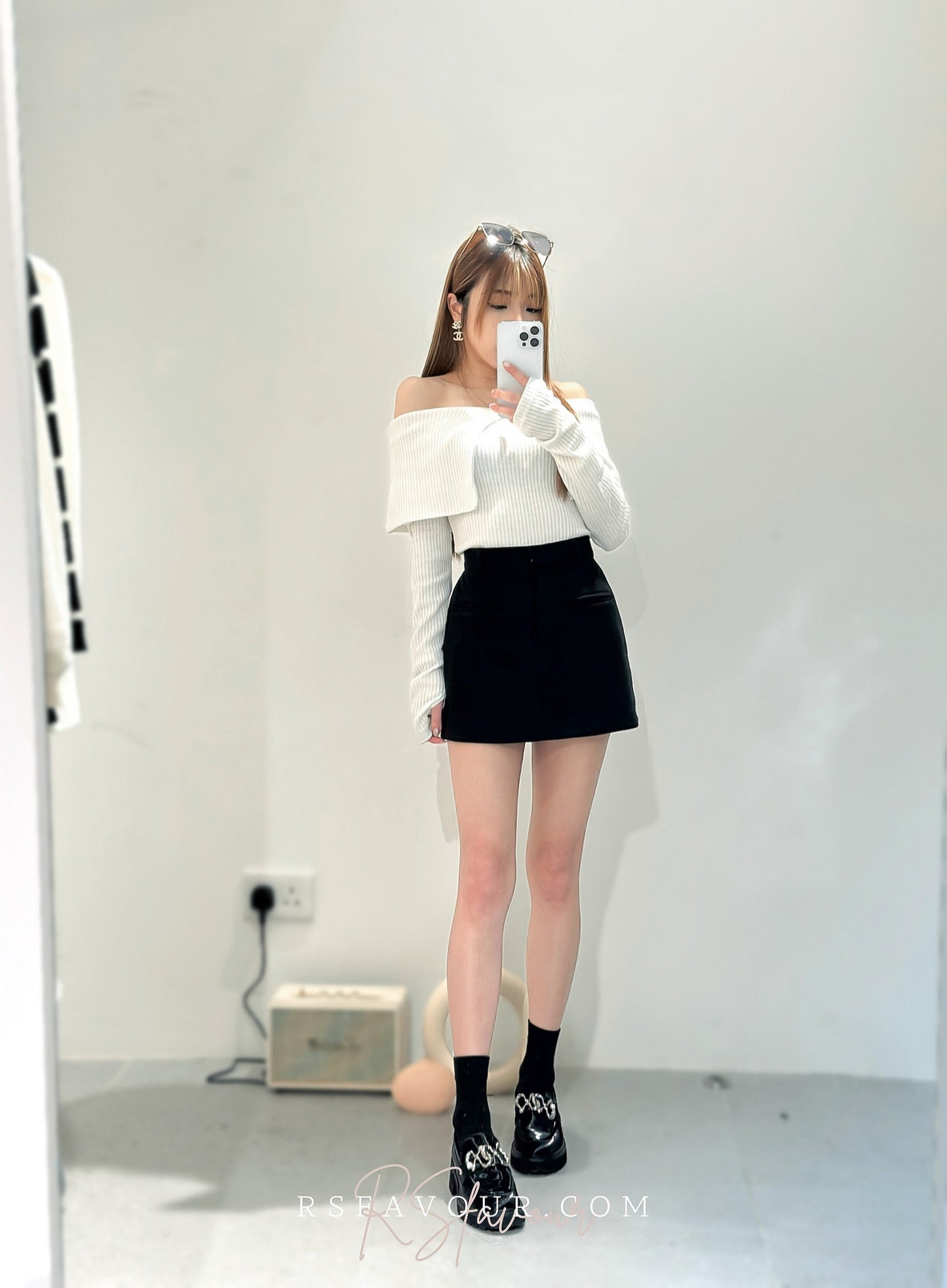 (KR) 一字膊反領綿質上衣|冰川白