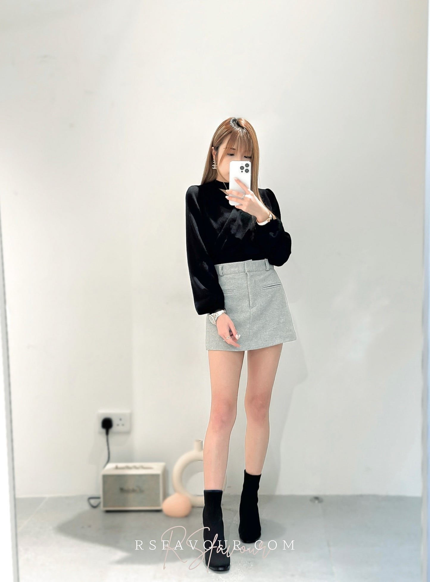 (KR) V領泡泡䄂上衣|高貴黑