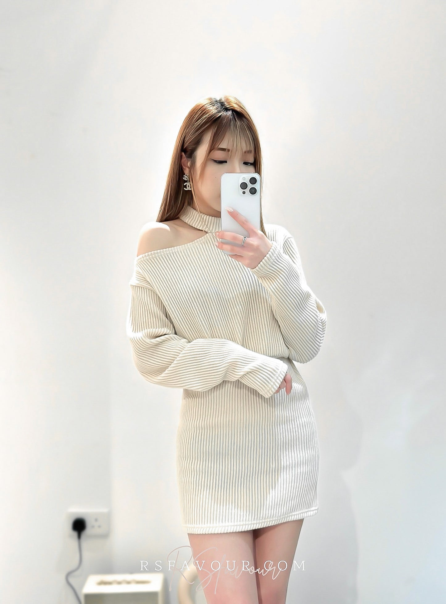 (KR) 小露肩直紋連身短裙|兩色入