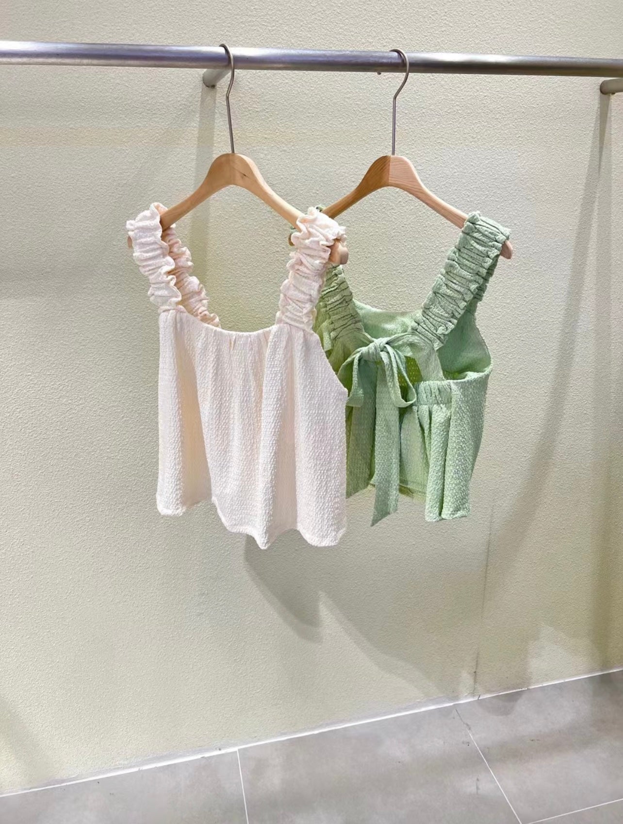 T05 後背蝴蝶結粗帶背心